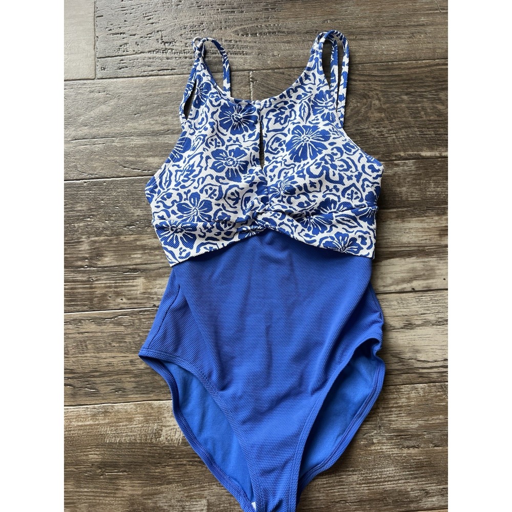 $158 Tommy Bahama Women's‎ Blue Island Cay Hibiscus One Piece Swimsuit Size 6